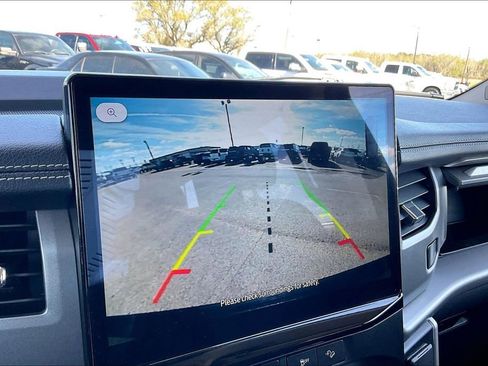 Used 2022 Ford Expedition XLT AWD/4WD image 13