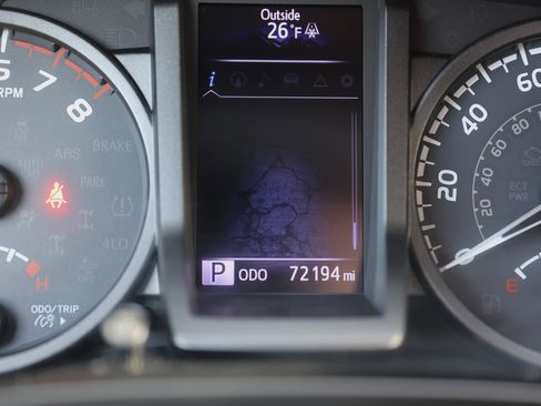 Used 2019 Toyota Tacoma TRD Sport image 39