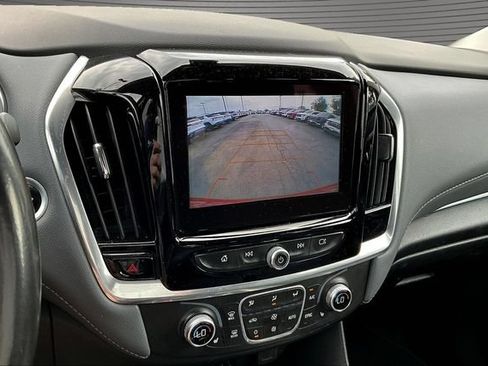 Used 2019 Chevrolet Traverse LT FWD image 14