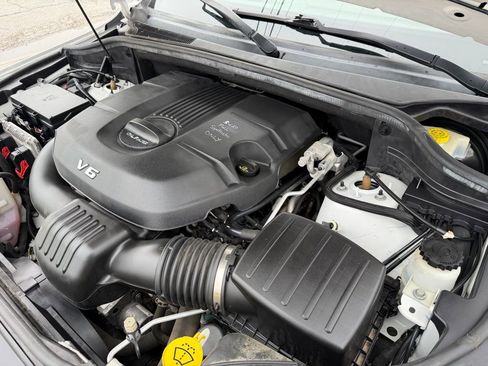 Used 2015 Jeep Grand Cherokee Overland w/ Advanced Technology Group AWD/4WD image 26