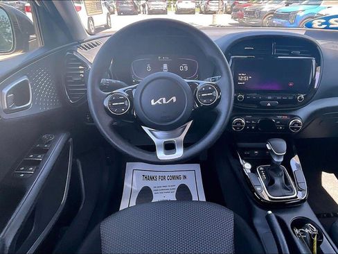 Used 2023 Kia Soul S FWD image 8