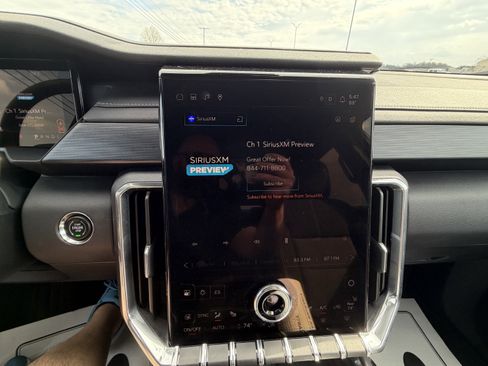 Used 2025 GMC Acadia Elevation FWD image 19