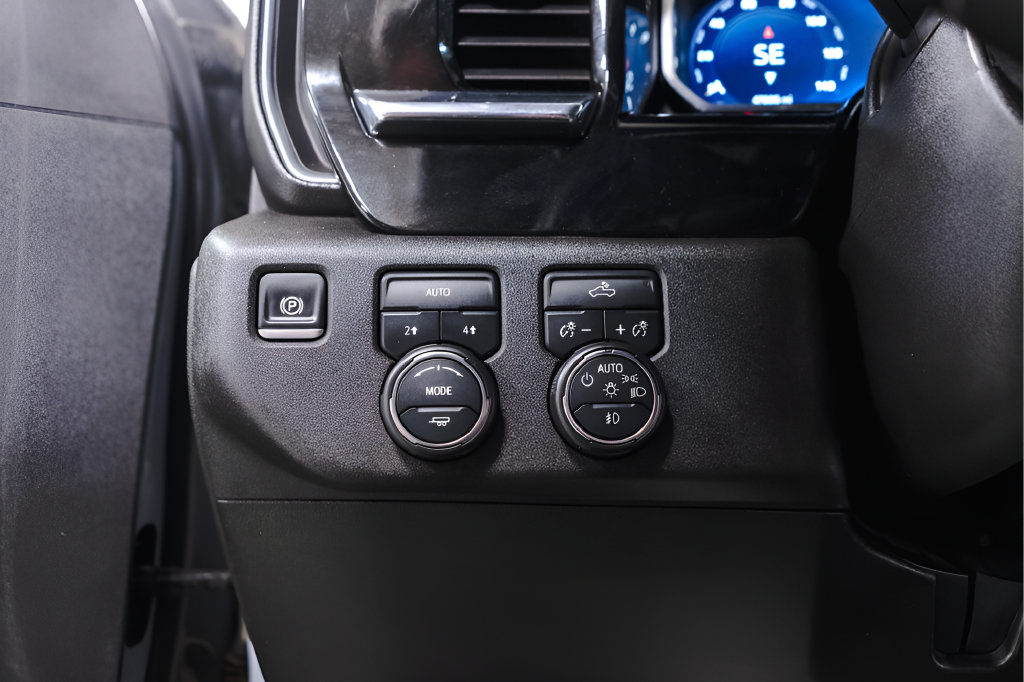 Used 2024 Chevrolet Silverado 1500 RST w/ Dark Appearance Package AWD/4WD image 18