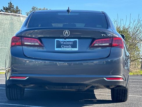 Used 2015 Acura TLX image 9