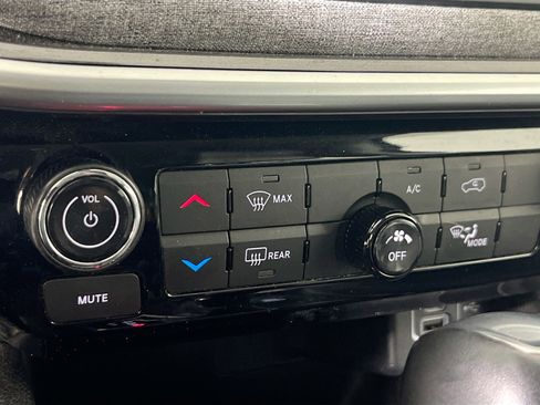 Used 2022 Jeep Compass Latitude image 15