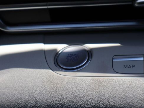 New 2026 Hyundai Elantra Limited FWD image 33