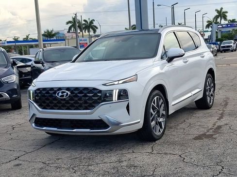 Used 2023 Hyundai Santa Fe Calligraphy FWD image 2