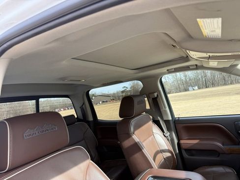 Used 2017 Chevrolet Silverado 1500 High Country image 26