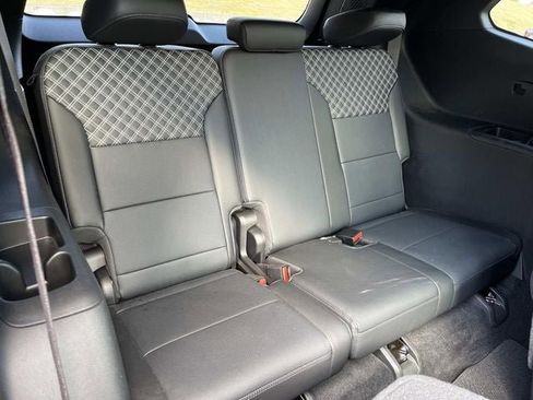 Used 2025 GMC Acadia Denali w/ Super Cruise Package image 21