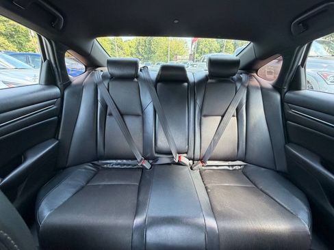 Used 2018 Honda Accord Sport image 19
