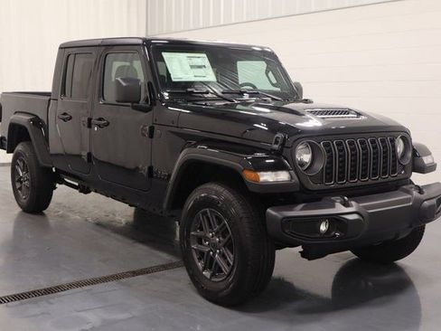 New 2025 Jeep Gladiator Sport image 2