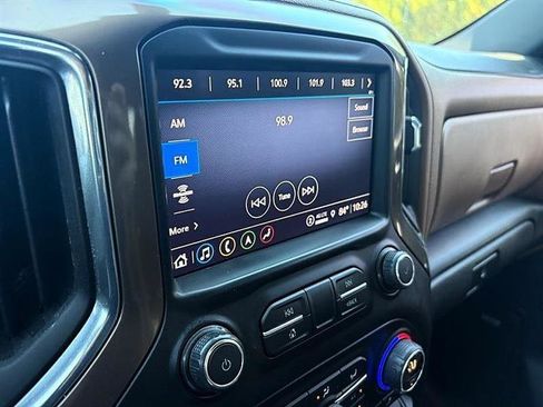 Used 2022 Chevrolet Silverado 1500 High Country image 34