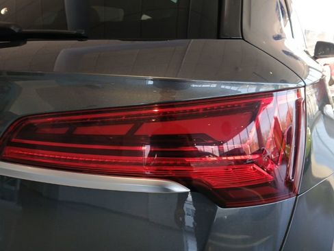 Used 2022 Audi Q5 2.0T Premium w/ Convenience Package image 14