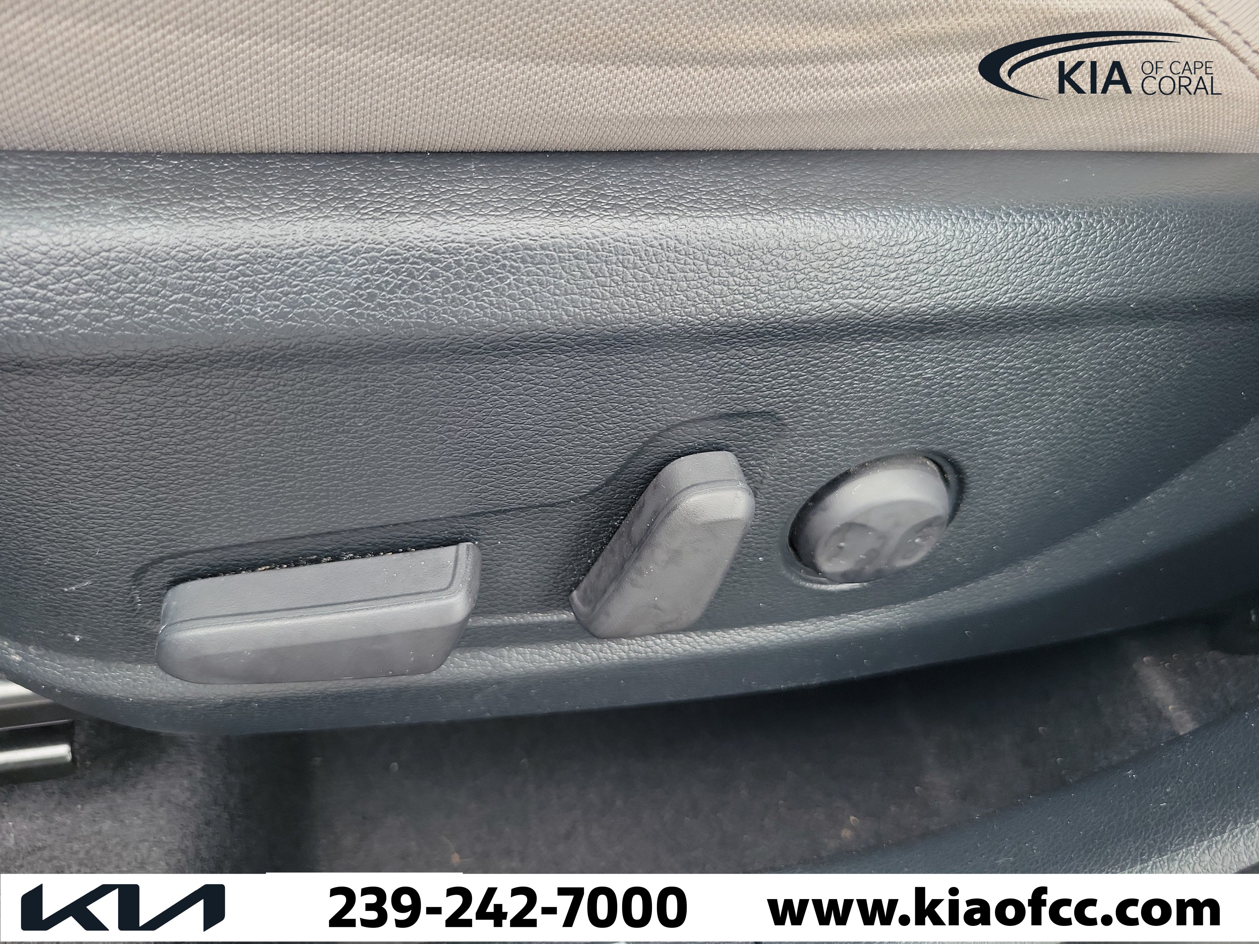 Certified 2025 Kia Soul EX FWD image 22