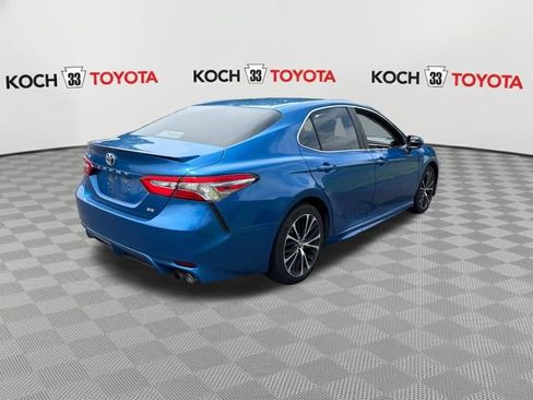 Used 2018 Toyota Camry SE w/ Moonroof Package FWD image 8