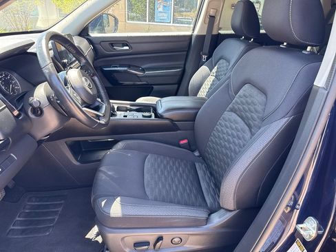 Used 2022 Nissan Pathfinder SV AWD/4WD image 22