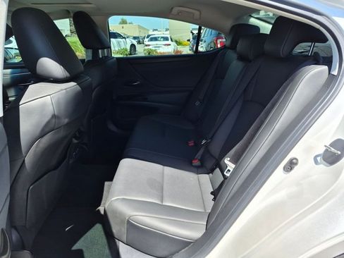Used 2025 Lexus ES 350 w/ Premium Package FWD image 15