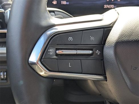 Used 2024 Chevrolet Traverse LT image 19