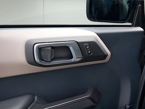 Used 2024 Ford Bronco Wildtrak AWD/4WD image 16