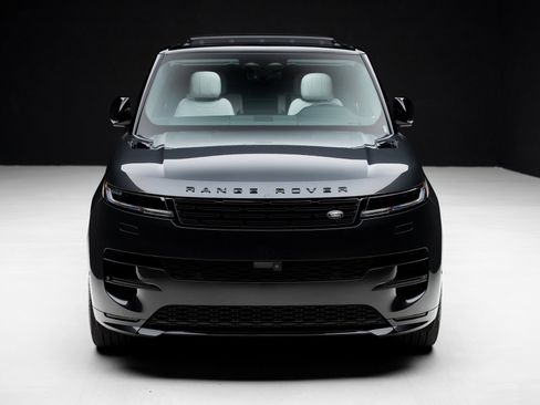 Used 2025 Land Rover Range Rover Sport Dynamic SE image 5