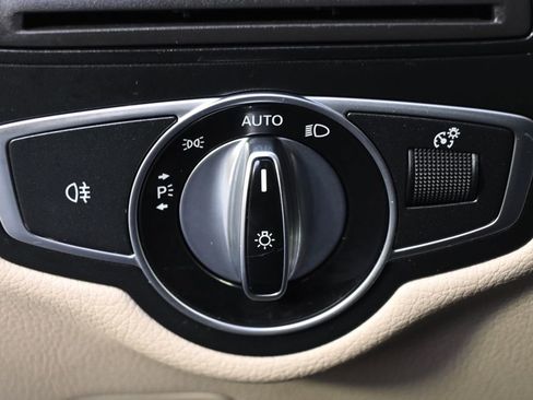 Used 2016 Mercedes-Benz GLC 300 4MATIC image 24