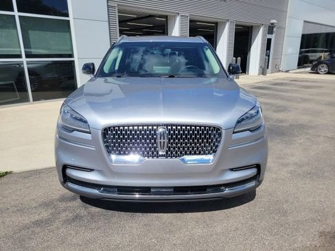 Certified 2023 Lincoln Aviator AWD w/ Premium Package image 2