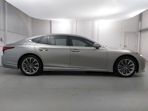 Used 2021 Lexus LS 500 500 Base w/ Accessory Package (Z2) image 8