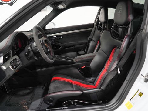 Used 2018 Porsche 911 GT3 RWD image 8