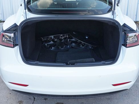 Used 2019 Tesla Model 3 Mid Range image 9