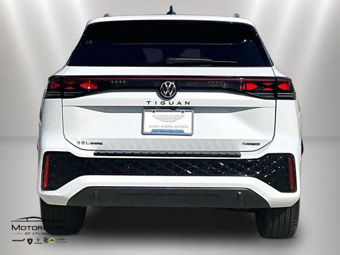 Used 2026 Volkswagen Tiguan SEL R-Line AWD/4WD image 4