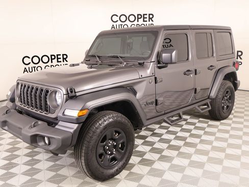 Used 2024 Jeep Wrangler Unlimited Sport AWD/4WD image 9
