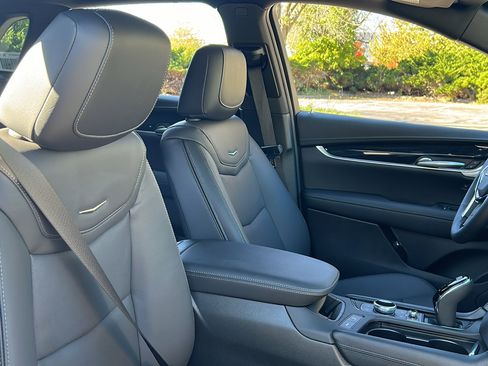 New 2025 Cadillac XT5 Premium Luxury image 10