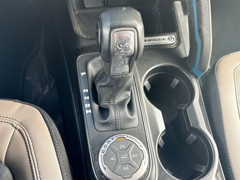 Used 2023 Ford Bronco Wildtrak image 17