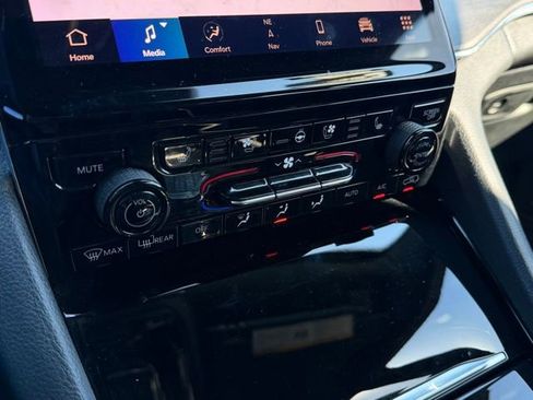 Used 2023 Jeep Grand Cherokee L Overland w/ Trailer Tow Group (B) image 22