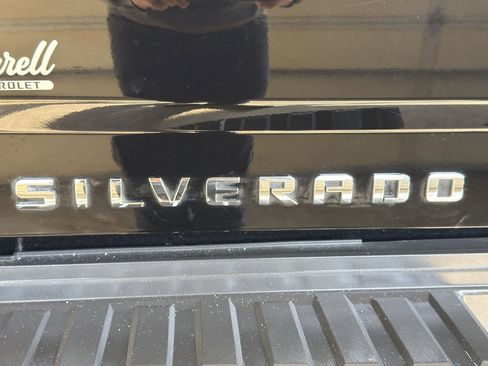 Used 2015 Chevrolet Silverado 2500 LTZ AWD/4WD image 9