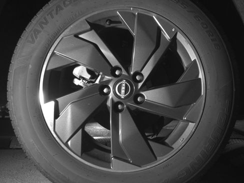 Used 2025 Nissan Rogue SV FWD image 15