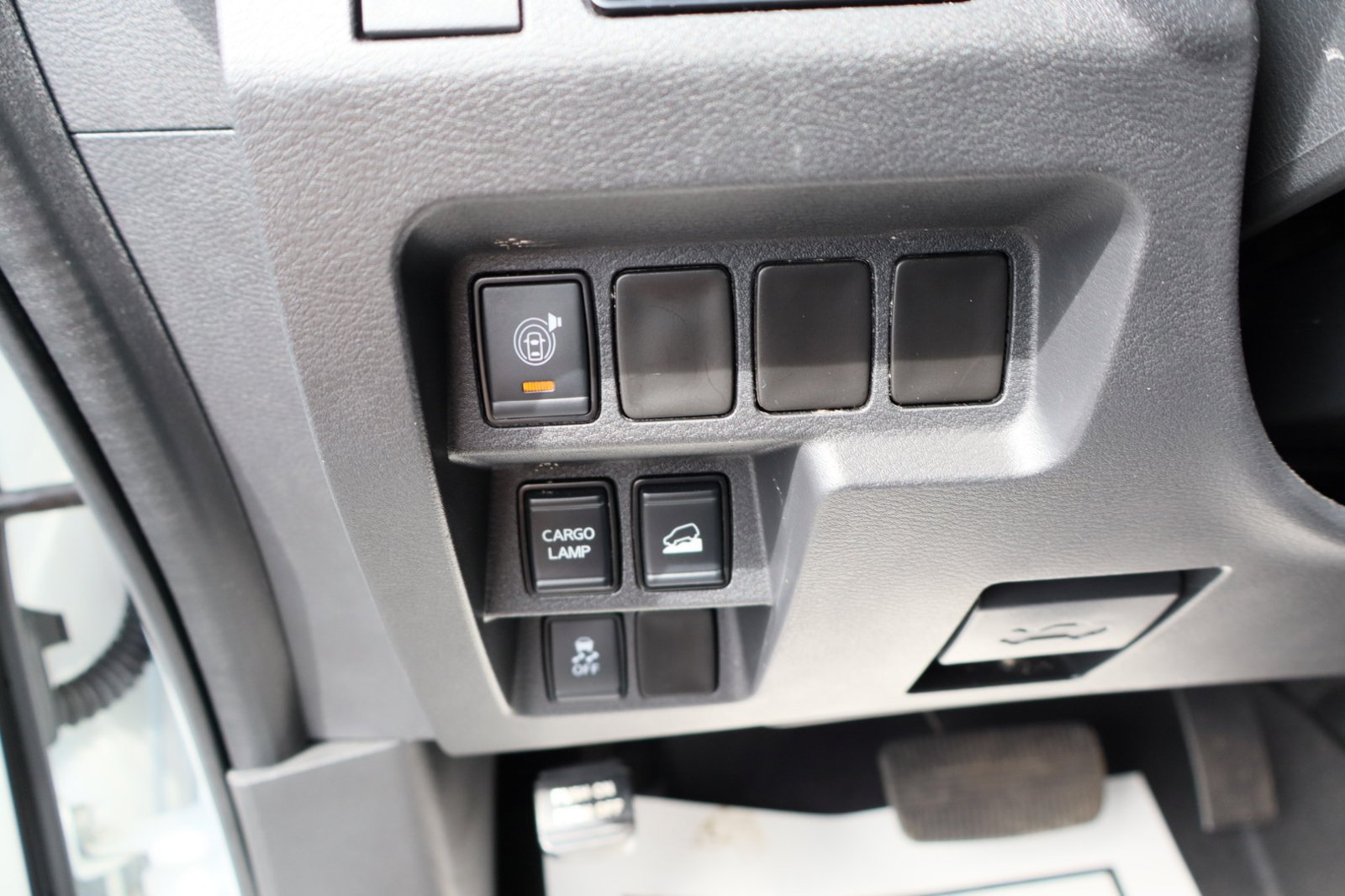 Used 2025 Nissan Frontier SV w/ Tow Package AWD/4WD image 12