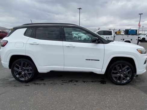 Used 2025 Jeep Compass Limited w/ High Altitude Package AWD/4WD image 9