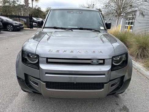 Used 2024 Land Rover Defender 130 X-Dynamic SE image 8