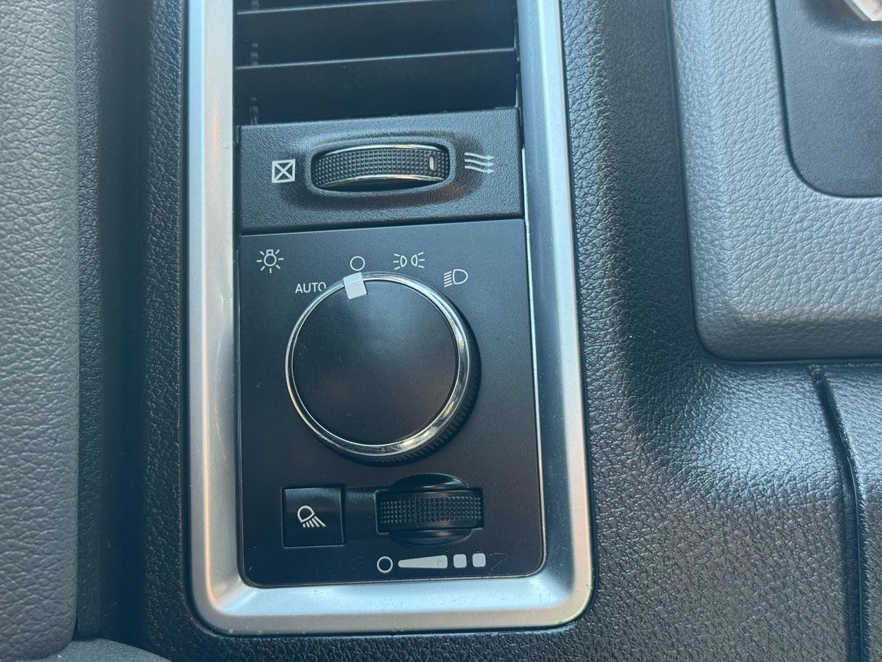Used 2017 RAM 1500 Classic SLT RWD image 40