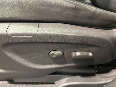 Used 2016 Chevrolet Trax LT w/ LT Sun and Sound Package image 24