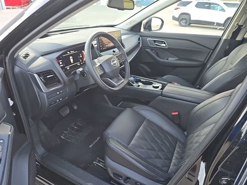 Used 2026 Nissan Rogue Platinum w/ Platinum Premium Package AWD/4WD image 10
