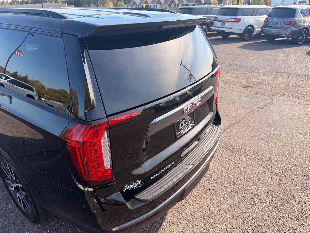 Used 2023 GMC Yukon XL AT4 w/ AT4 Premium Plus Package AWD/4WD image 18