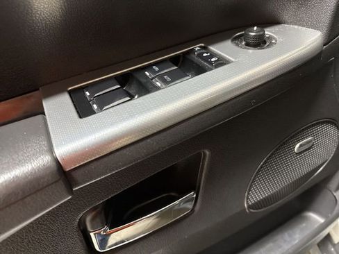 Used 2010 Jeep Grand Cherokee Laredo AWD/4WD image 18
