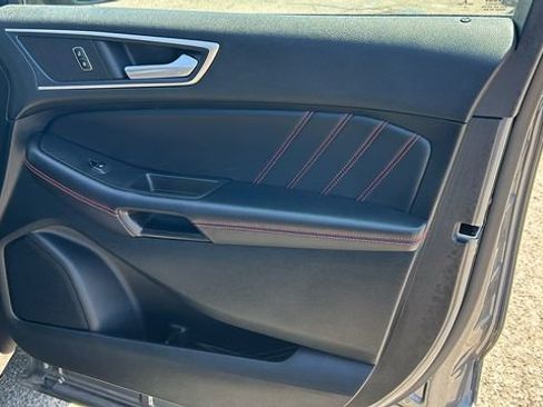 Used 2022 Ford Edge ST-Line image 10