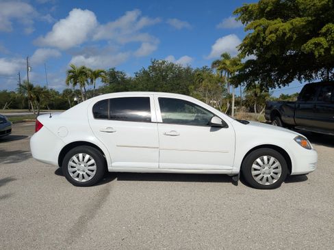 Used 2010 Chevrolet Cobalt LT image 3