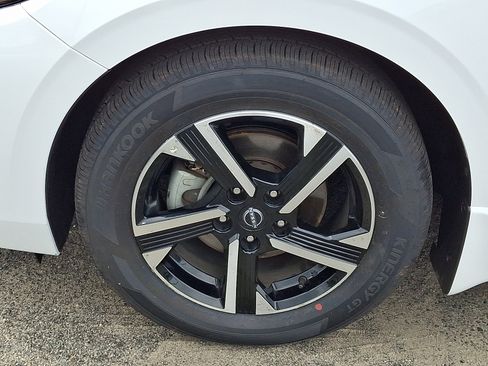 Certified 2025 Nissan Sentra SV FWD image 11