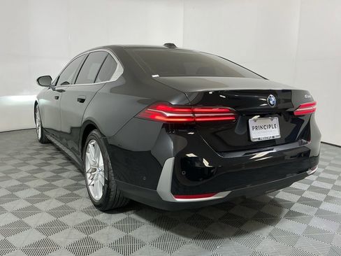 Certified 2025 BMW 530i w/ Premium Package RWD image 7