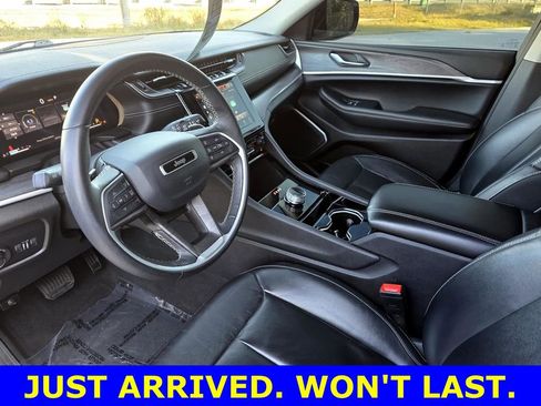 Used 2022 Jeep Grand Cherokee L Limited image 21