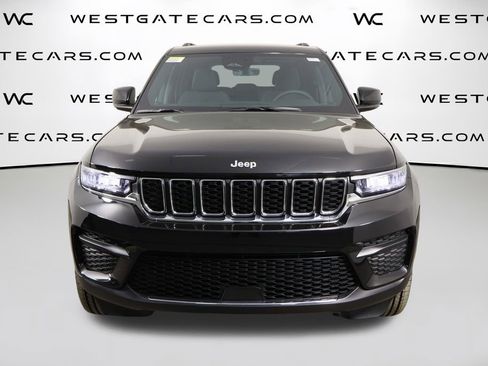 New 2025 Jeep Grand Cherokee Laredo image 2